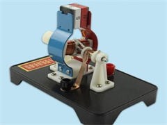 数理化教学器材与数理教学器材的融合发展与应用